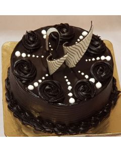 Amazing Chocolate Cake - Golden Cakes
