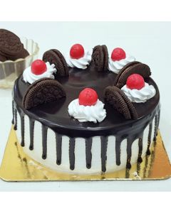 Beautiful Black Forest Cake - Golden Cakes